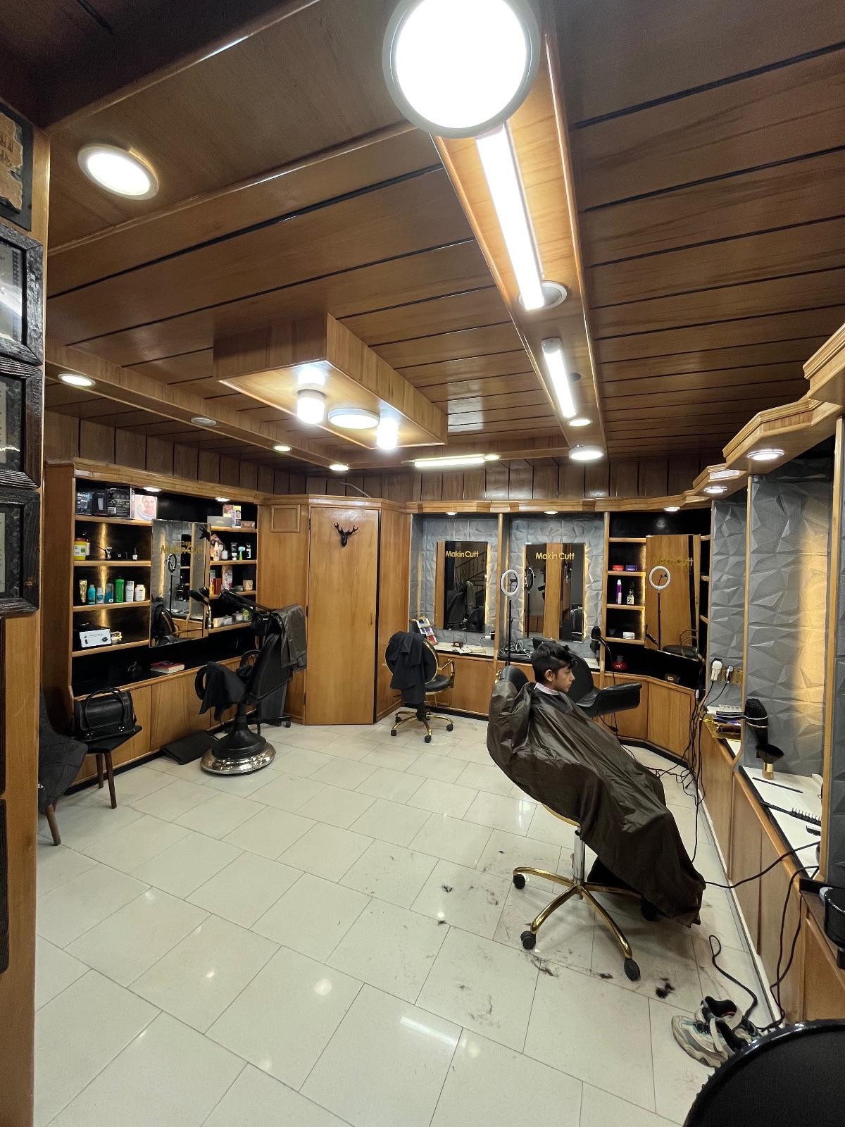 آرایشگاه مردانه ماکین کات