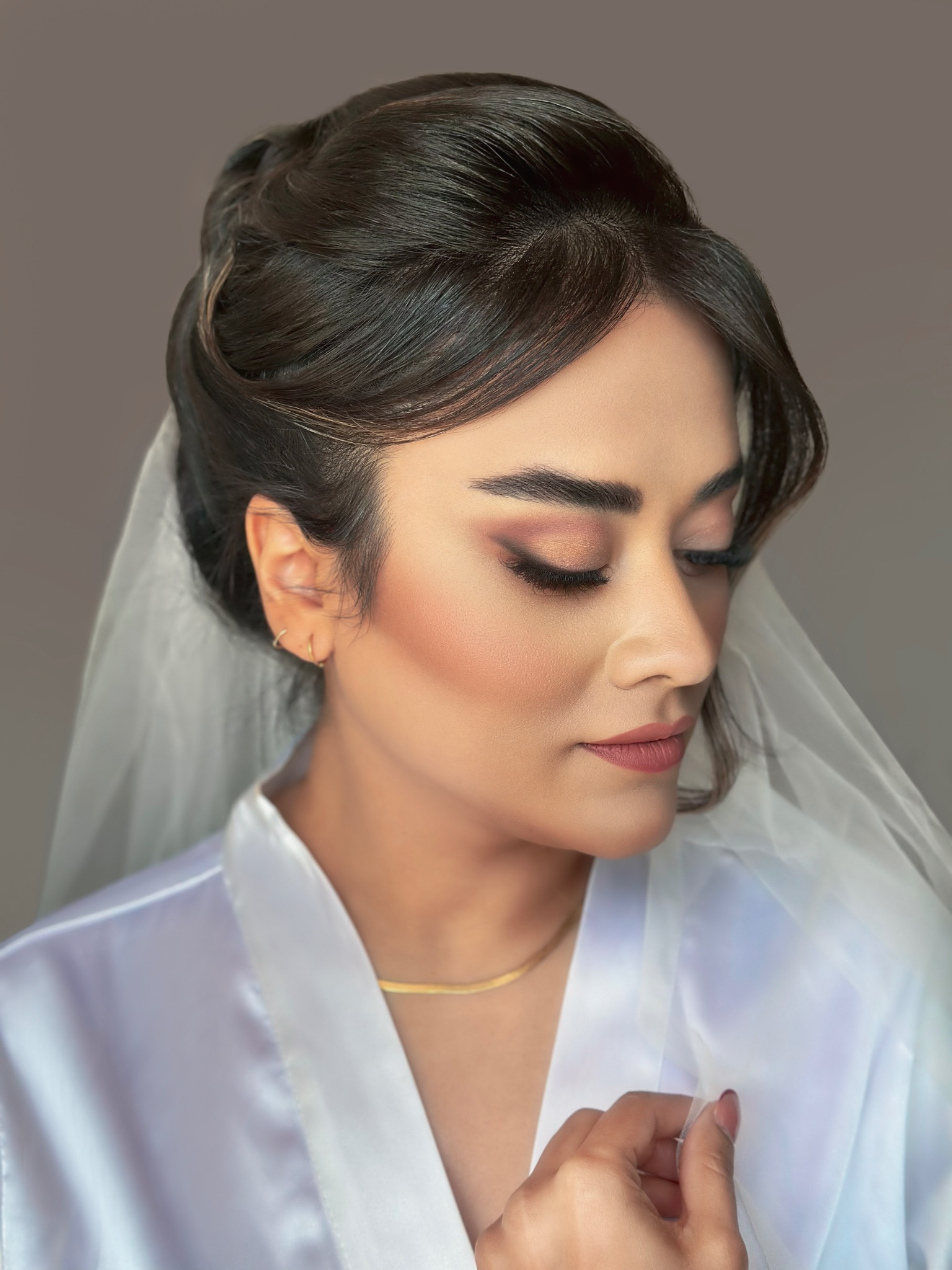 خدمات تخصصی ناخن و میکاپ eljan