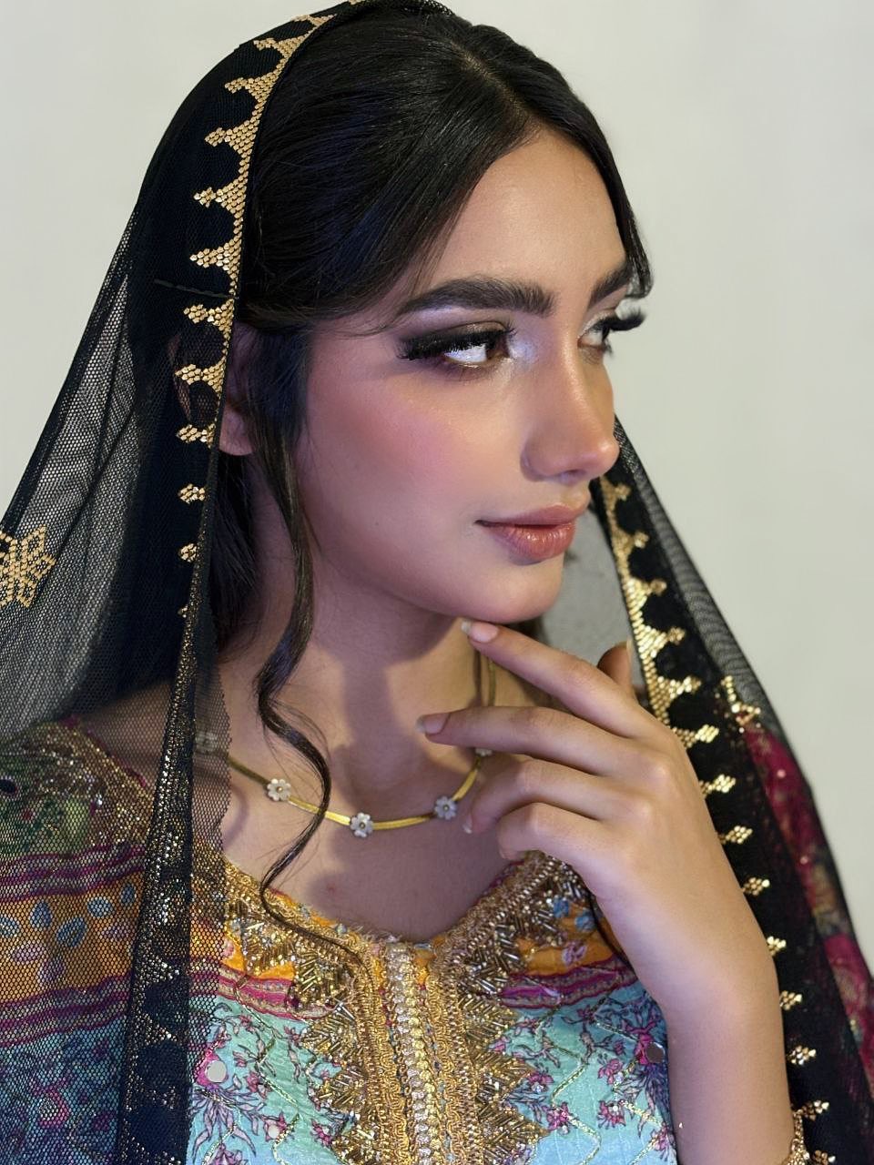 خدمات میکاپ تخصصی مهدیه