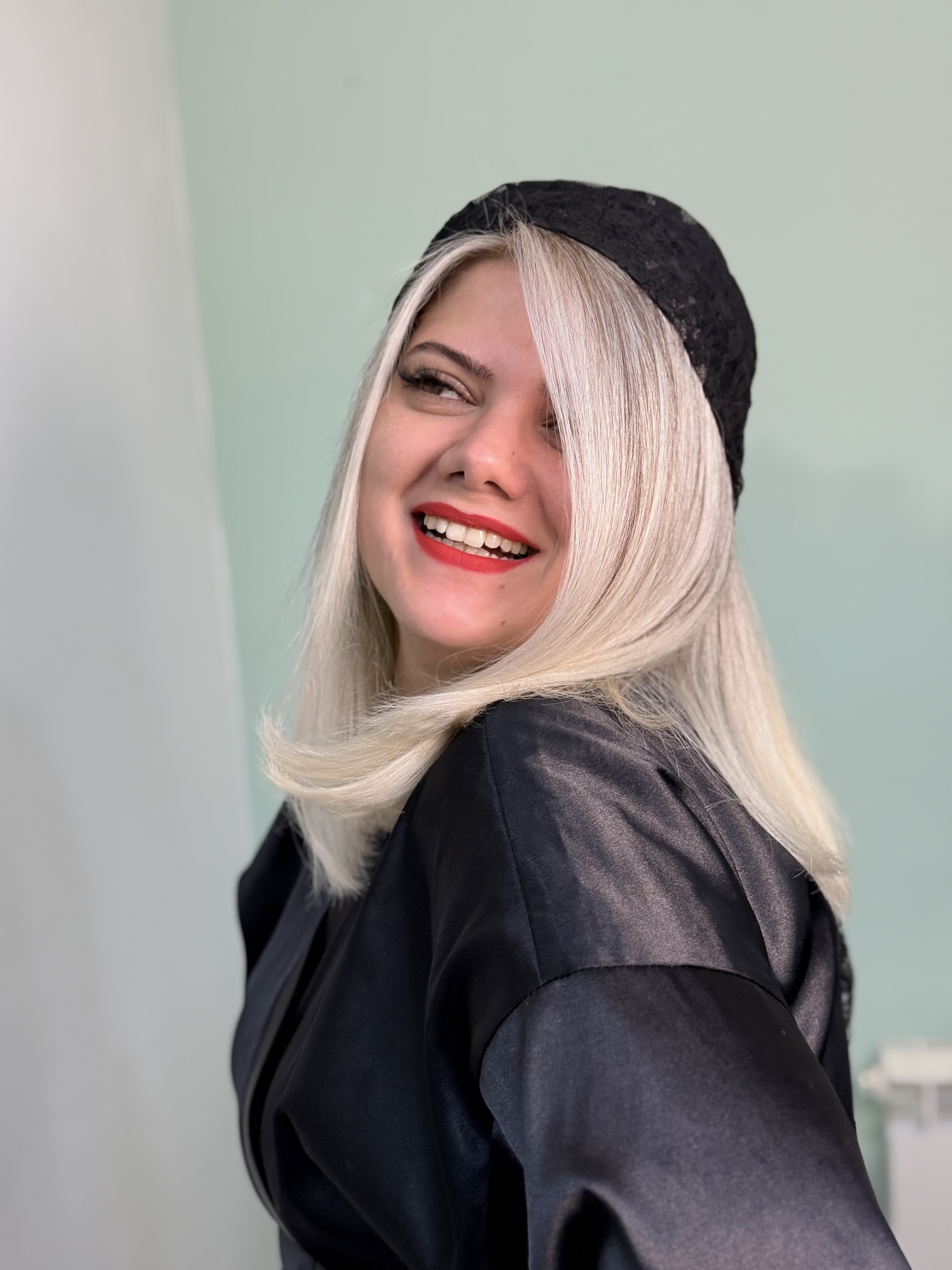 سالن تخصصی رنگ مو ملکا