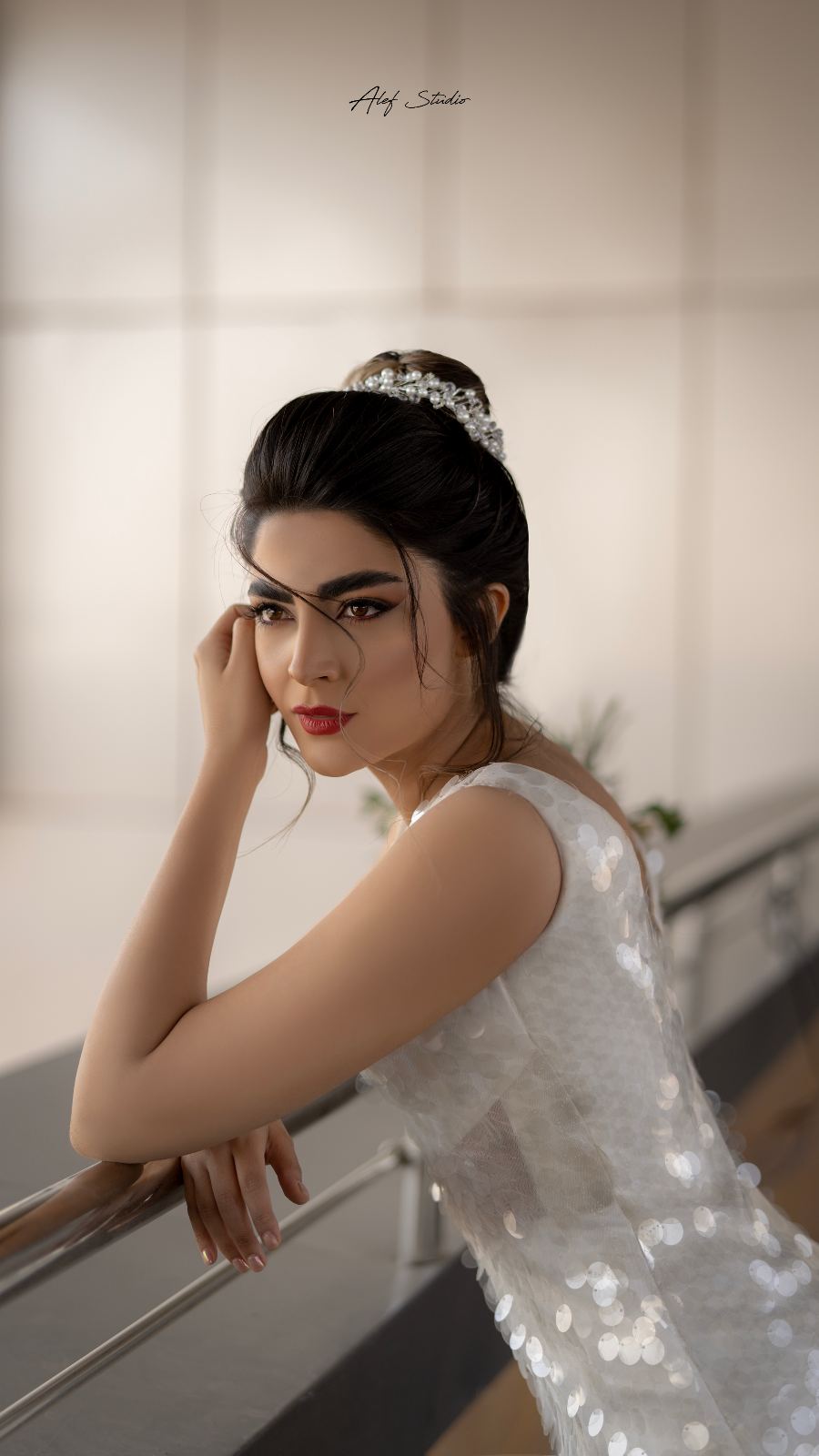 سالن زیبایی و عروس سرای آوینا