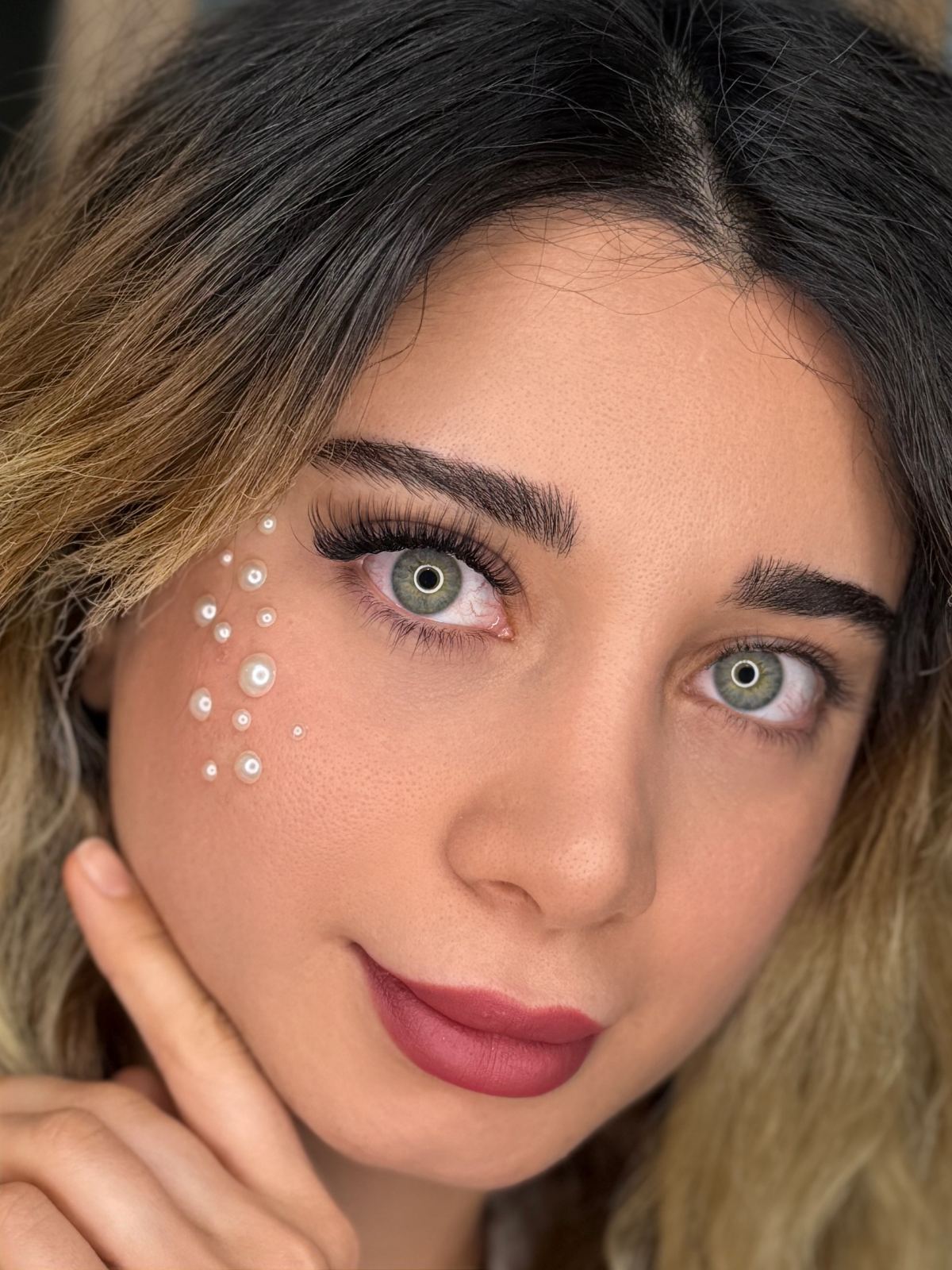 آموزش و خدمات اکستنشن و لیفت مژه و ابرو