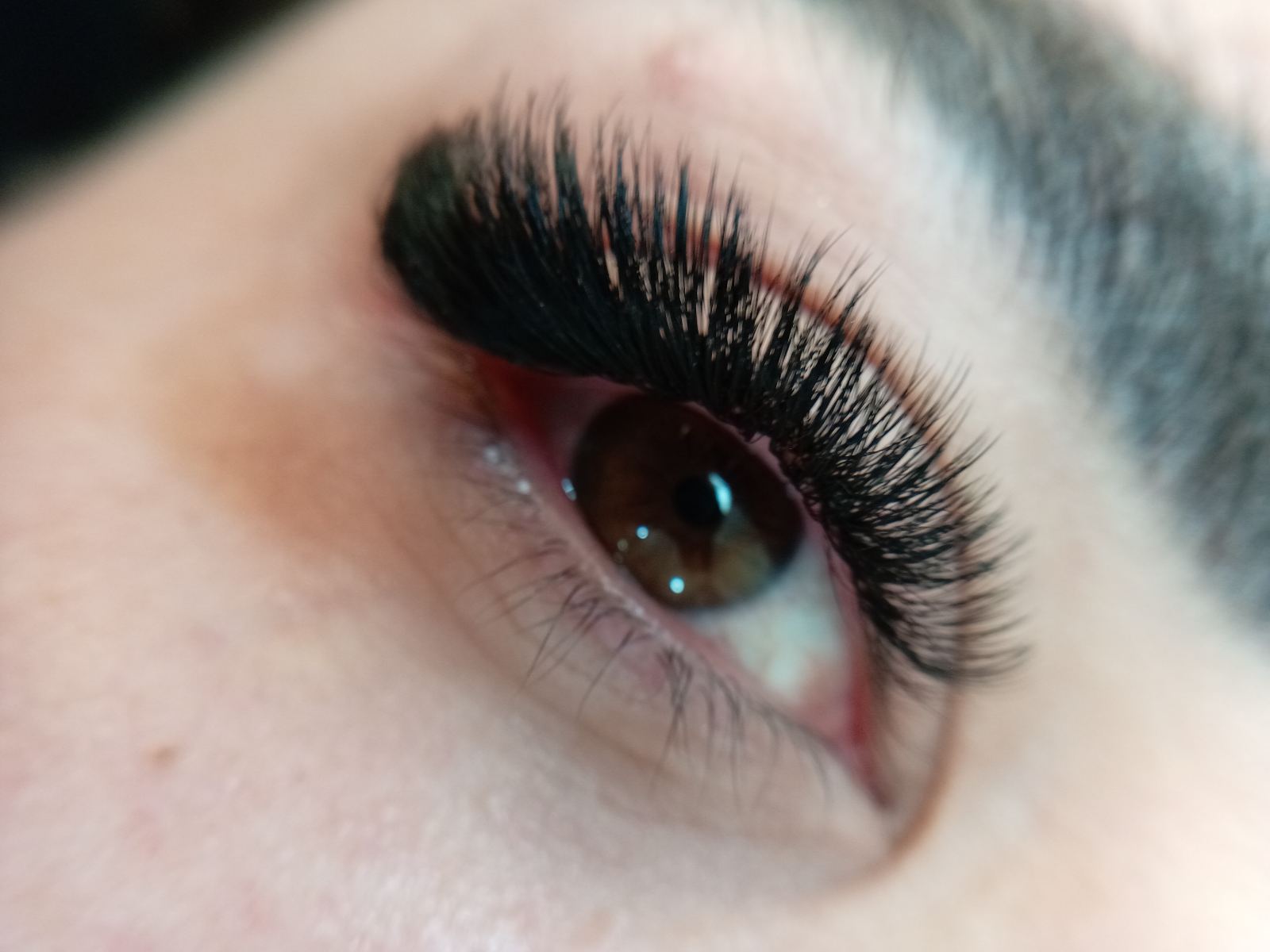 خدمات تخصصی اکستنشن مژه ولیفت مژه و ابرو