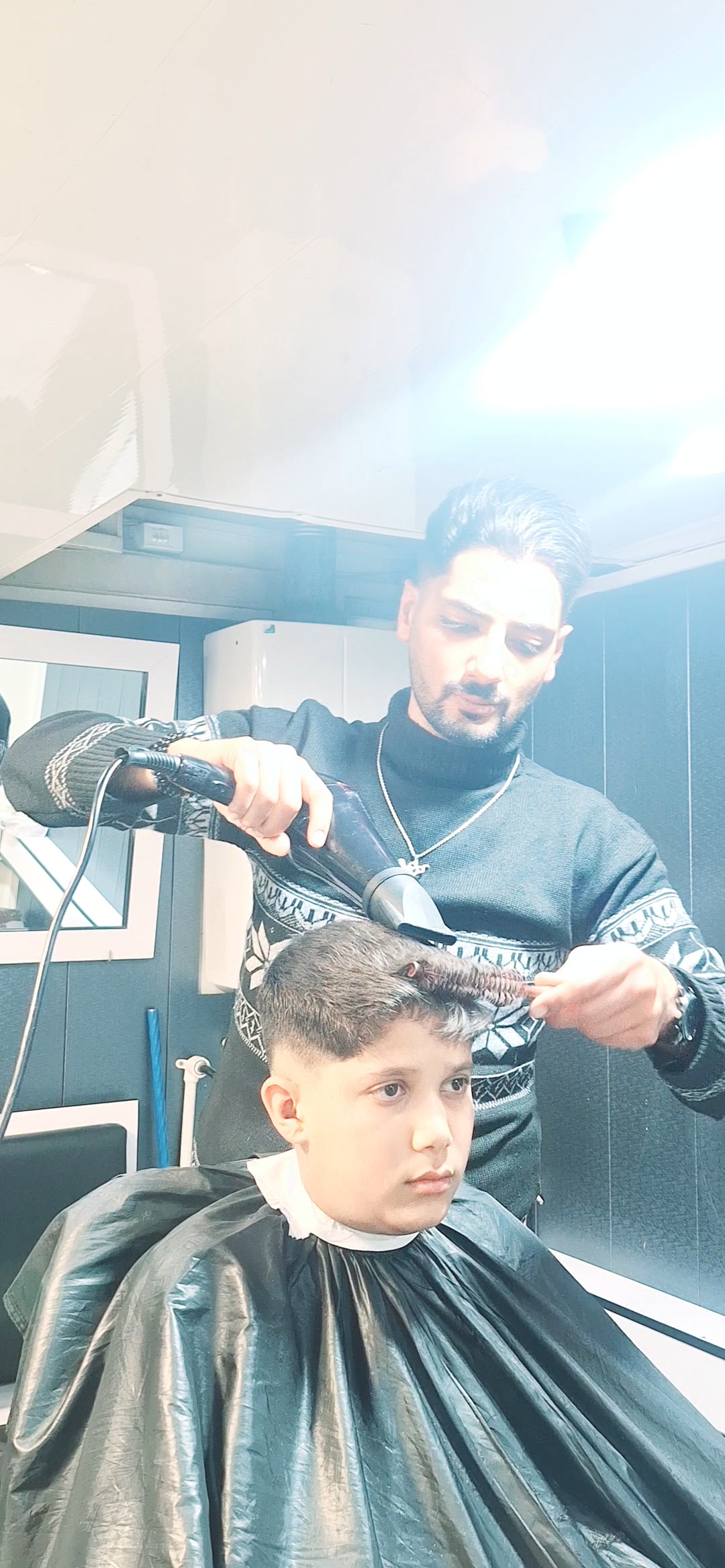 ارایشگر مردانه مسعود حسینی