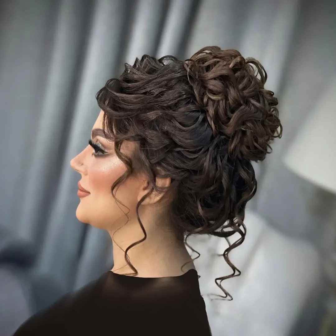 ارایشگر سالن زیبایی ژیوار
