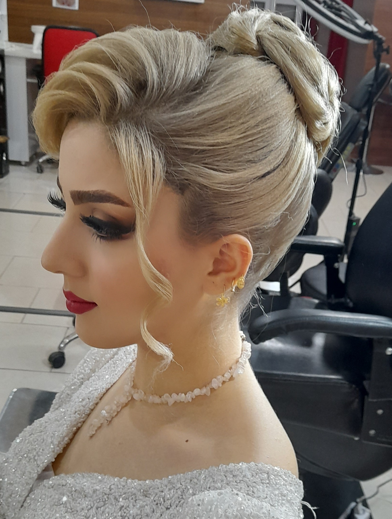 سالن آرایش و زیبایی عروس قصر